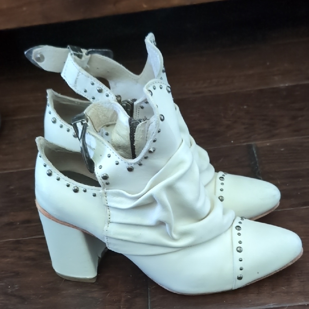 Freebird White Heeled Boots with Ruched Sides